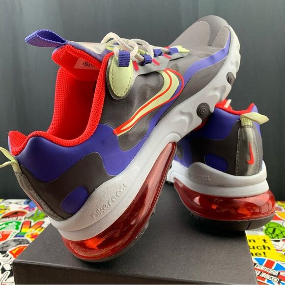 Nike Air Max 270 React Size 6.5y / 8 Women's - Picture 11 of 13